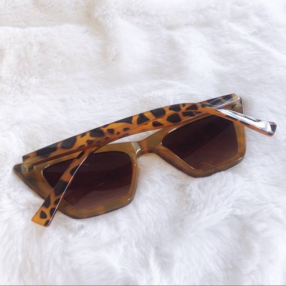 Kendra Brown Full Rim Pointed Fashion Sunglasses - Picture 2 of 8